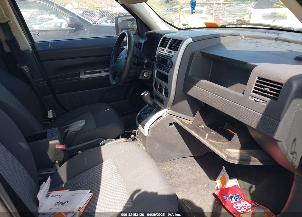 2008 JEEP PATRIOT SPORT VIN: 1J8FT28W18D777032