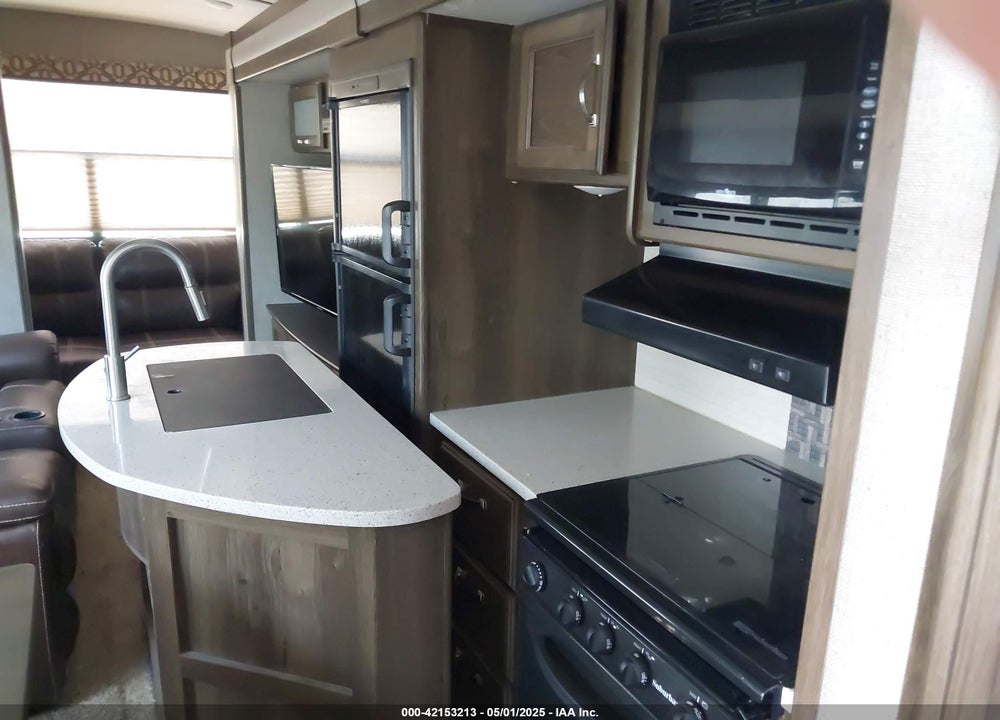 2019 KEYSTONE PREMIER VIN: 4YDT34R24KD430851