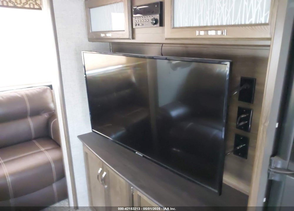 2019 KEYSTONE PREMIER VIN: 4YDT34R24KD430851