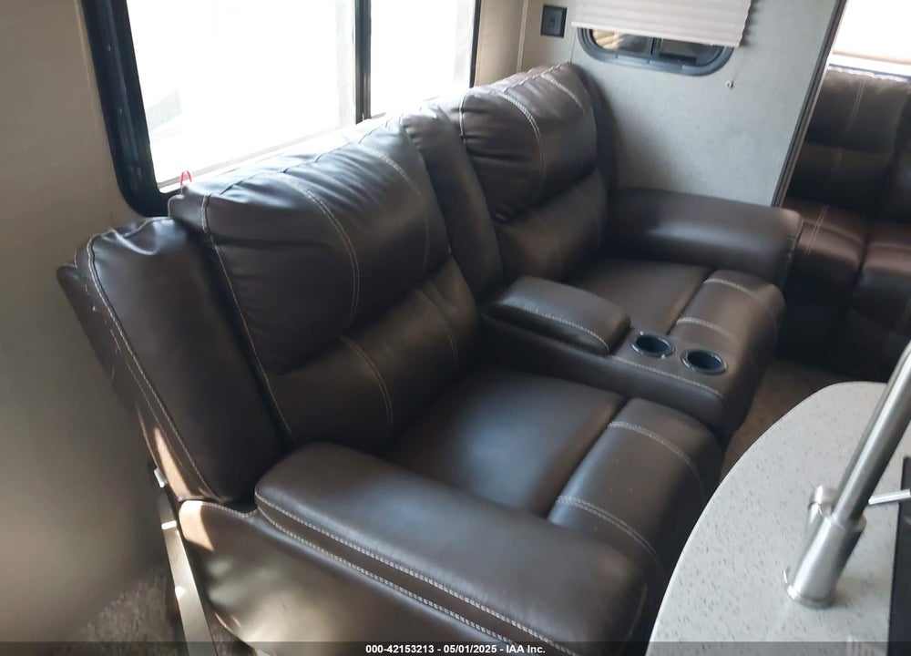 2019 KEYSTONE PREMIER VIN: 4YDT34R24KD430851