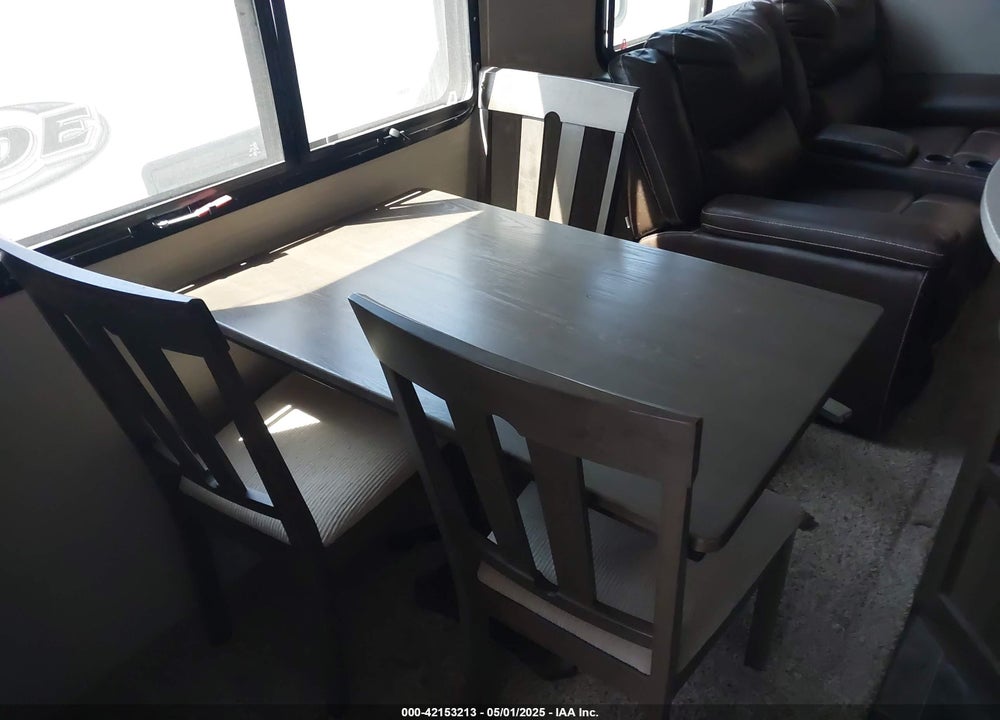 2019 KEYSTONE PREMIER VIN: 4YDT34R24KD430851