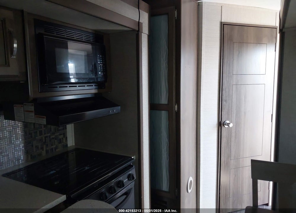 2019 KEYSTONE PREMIER VIN: 4YDT34R24KD430851
