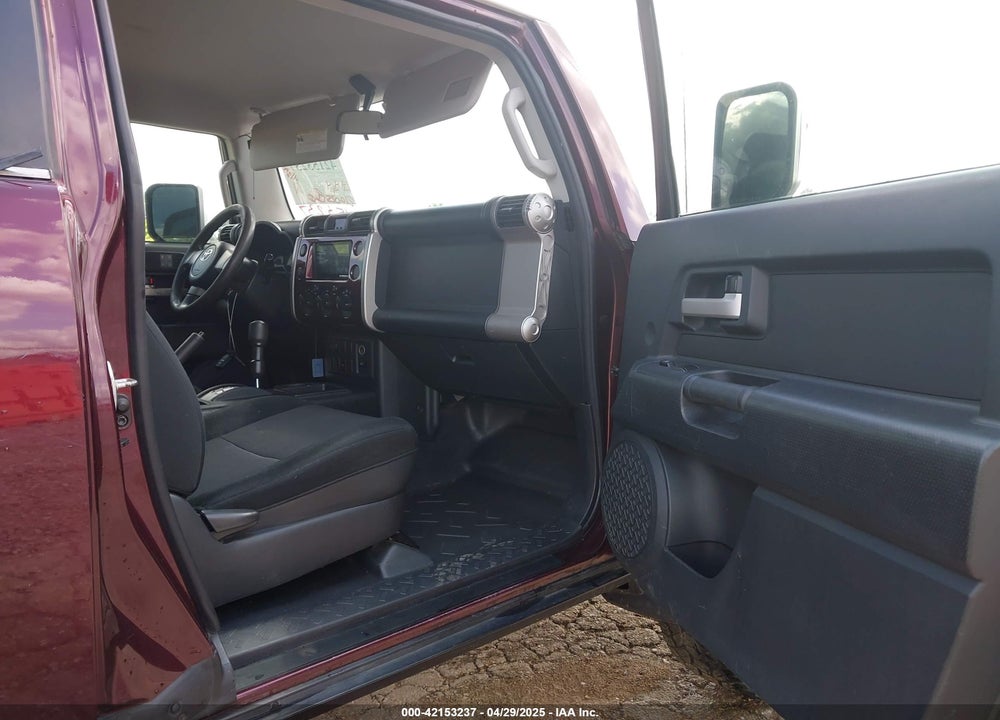 2007 TOYOTA FJ CRUISER VIN: JTEZU11F470018513