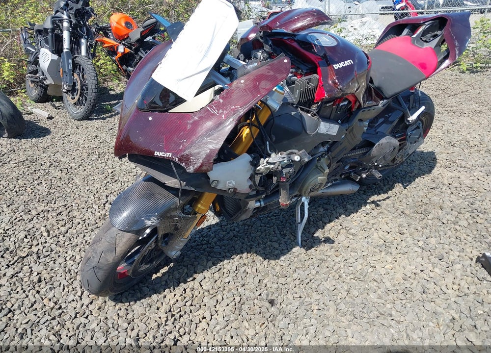 2023 DUCATI PANIGALE V4S VIN: ZDMDAGWW0PB004152