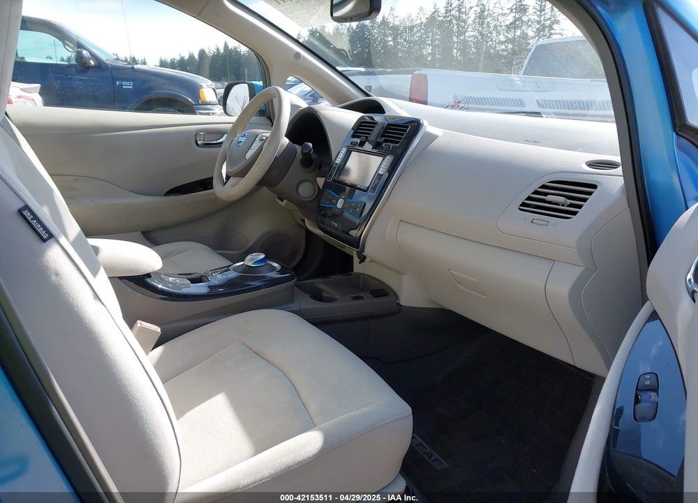 2011 NISSAN LEAF SL VIN: JN1AZ0CP8BT006619