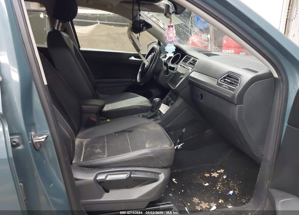 2020 VOLKSWAGEN TIGUAN VIN: 3VV3B7AXXLM058423