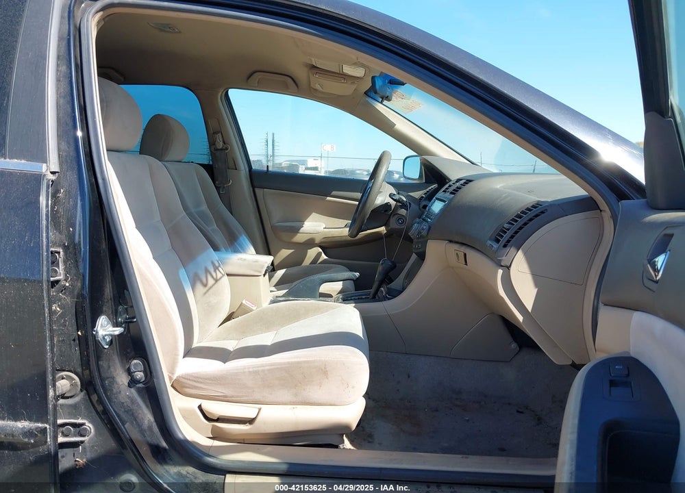 2004 HONDA ACCORD VIN: JHMCM56314C033771
