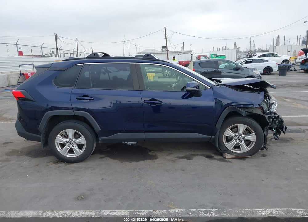 2021 TOYOTA RAV4 XLE VIN: JTMW1RFV1MD062147