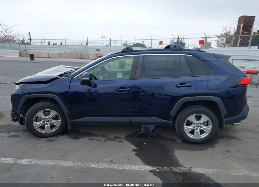 2021 TOYOTA RAV4 XLE VIN: JTMW1RFV1MD062147