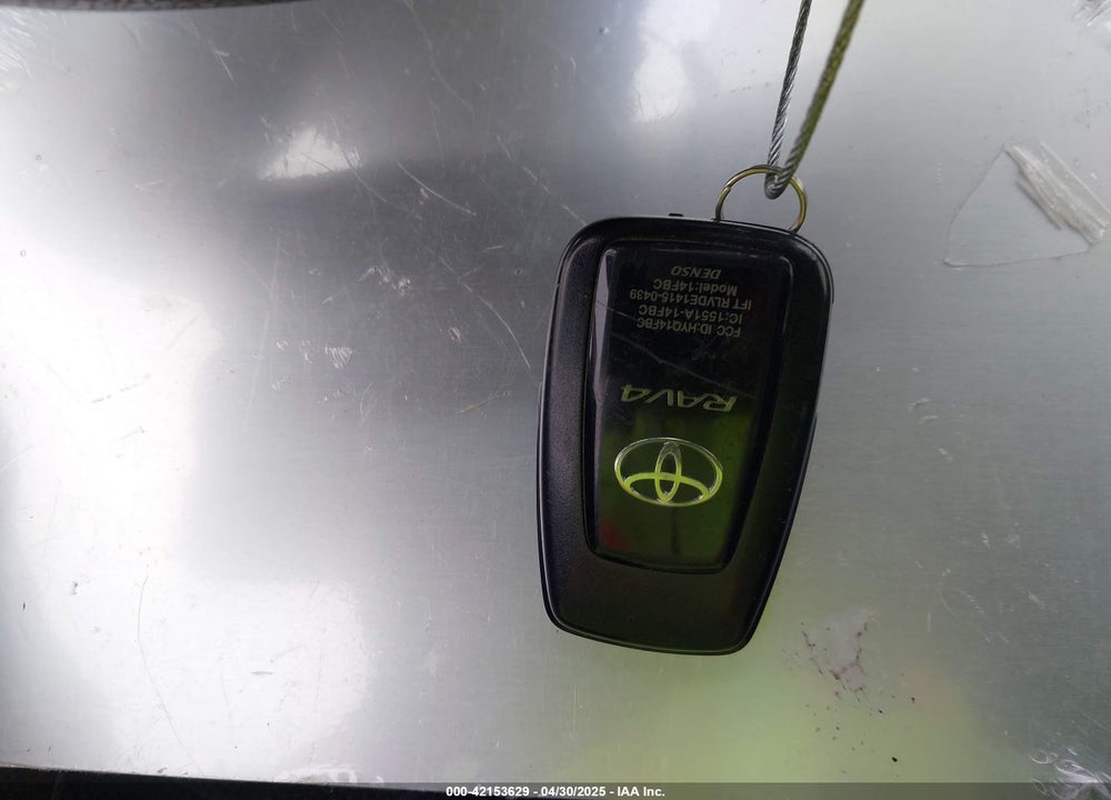2021 TOYOTA RAV4 XLE VIN: JTMW1RFV1MD062147