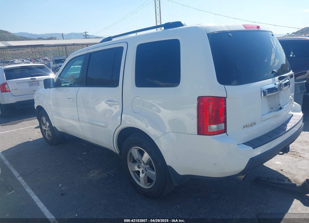 2011 HONDA PILOT EX-L VIN: 5FNYF3H57BB036288