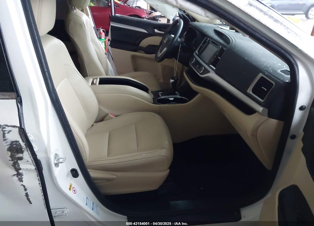 2016 TOYOTA HIGHLANDER VIN: 5TDJKRFH8GS232482