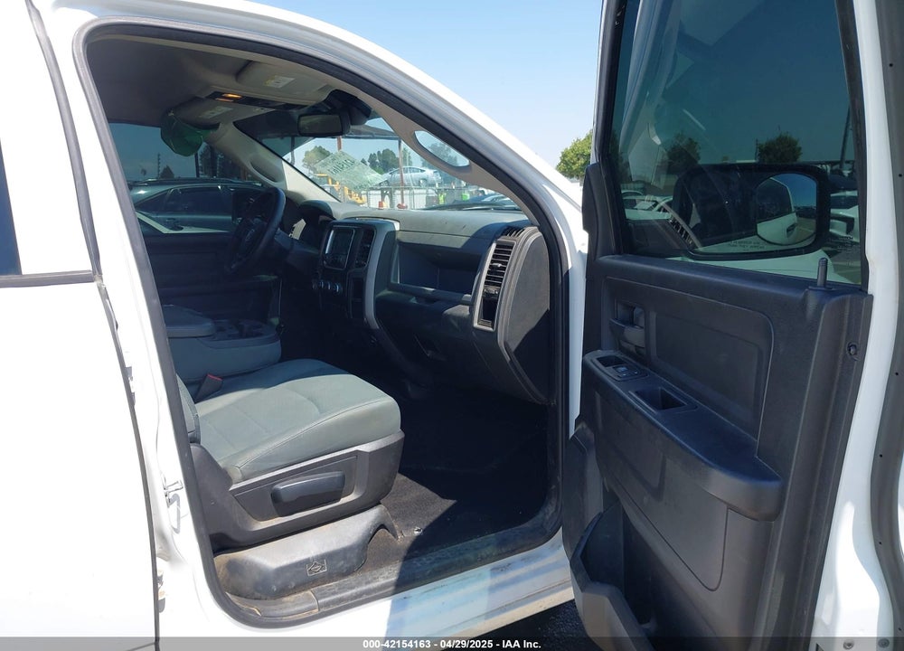 2015 RAM 1500 VIN: 1C6RR6KM4FS590255