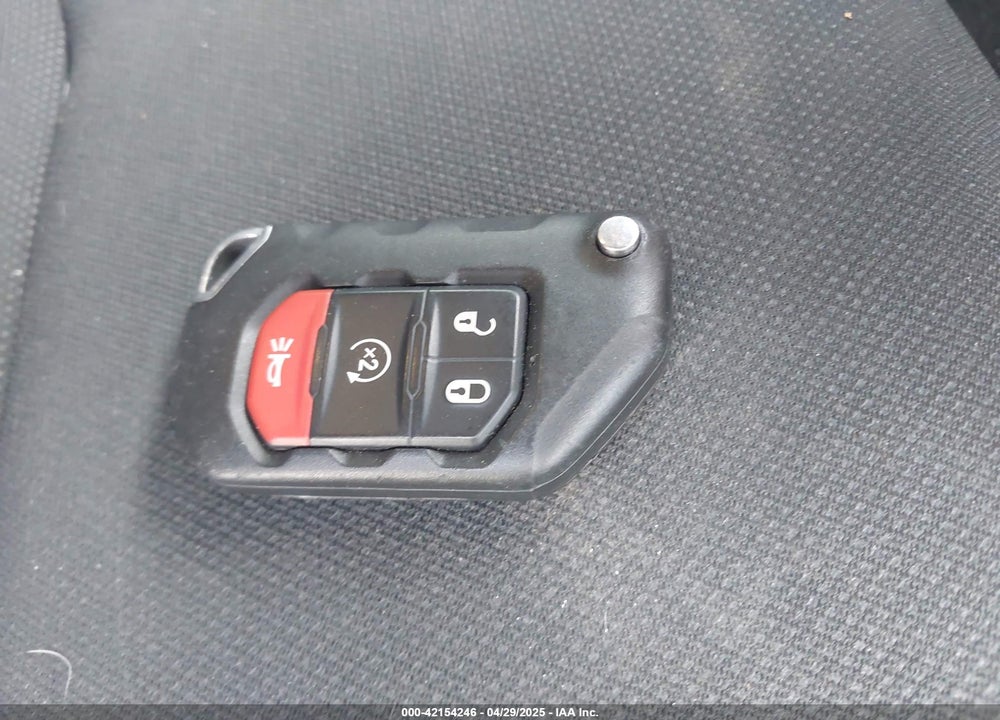 2020 JEEP WRANGLER UNLIMITED SPORT S 4X4 VIN: 1C4HJXDG4LW331133