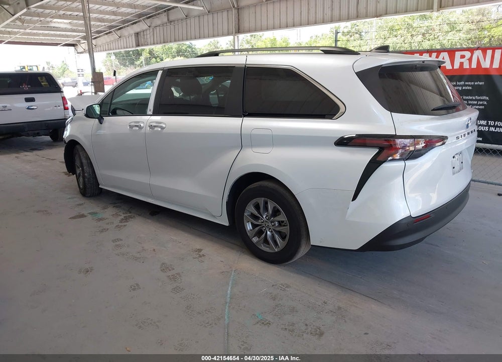 2023 TOYOTA SIENNA XLE VIN: 5TDYRKEC9PS176415