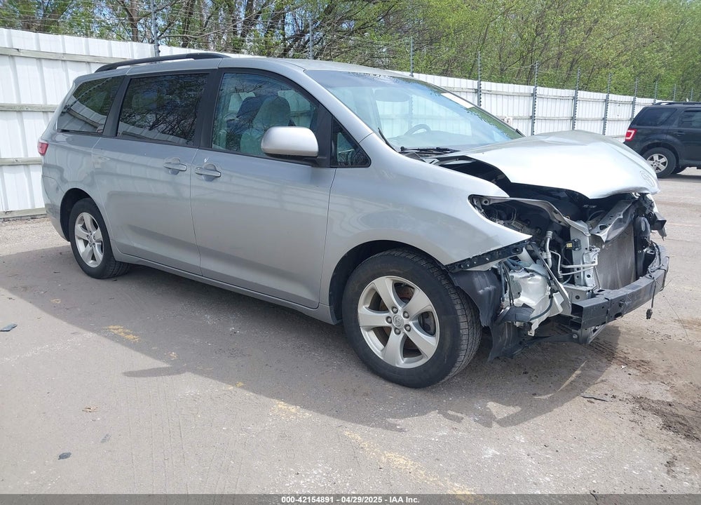 2015 TOYOTA SIENNA LE 8 PASSENGER VIN: 5TDKK3DC2FS601019