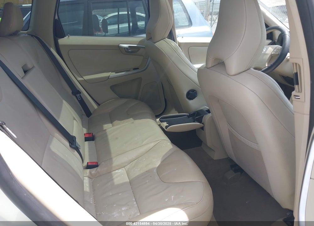 2010 VOLVO XC60 VIN: YV4992DZ0A2029275