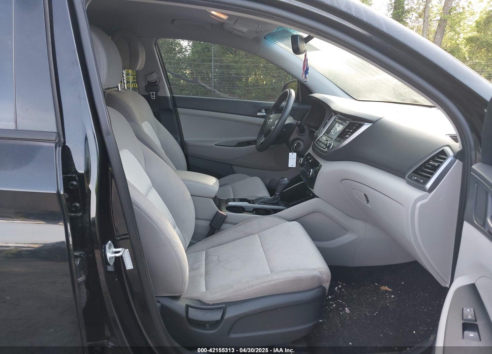 2016 HYUNDAI TUCSON VIN: KM8J23A4XGU237613