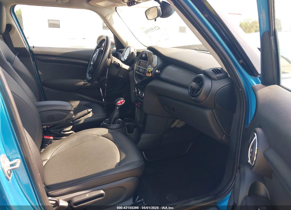 2015 MINI COOPER VIN: WMWXS5C56FT831505