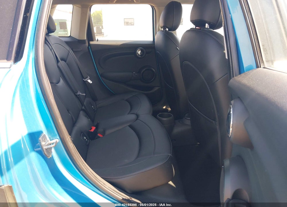 2015 MINI COOPER VIN: WMWXS5C56FT831505