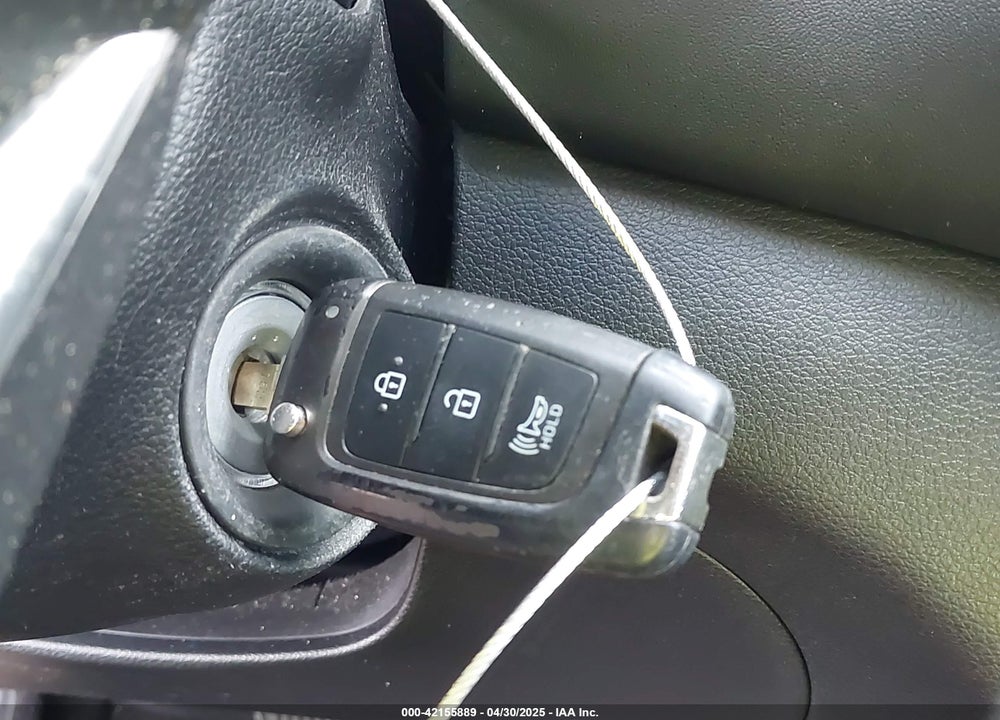 2020 HYUNDAI SANTA FE VIN: 5NMS23AD3LH155930