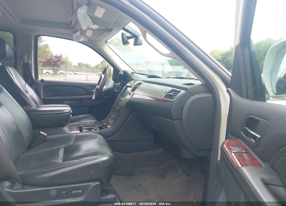 2010 CADILLAC ESCALADE LUXURY VIN: 1GYUKBEFXAR101977