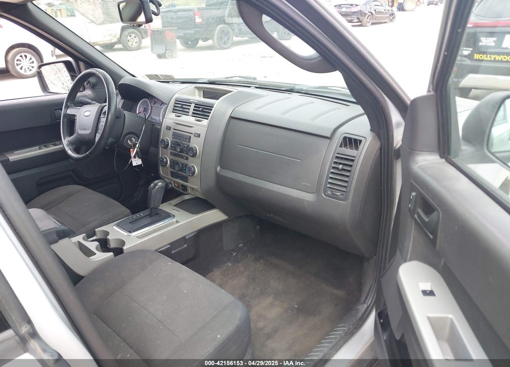 2009 FORD ESCAPE VIN: 1FMCU93GX9KB86707