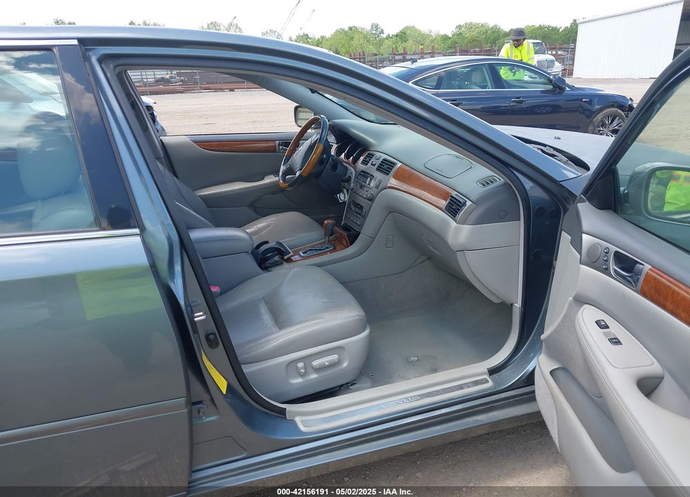 2005 LEXUS ES 330 VIN: JTHBA30G155078817