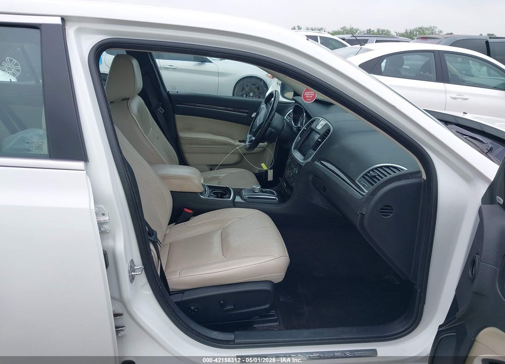 2019 CHRYSLER 300 VIN: 2C3CCAEG1KH536281
