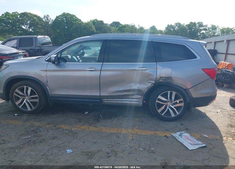 2018 HONDA PILOT VIN: 5FNYF5H99JB018095