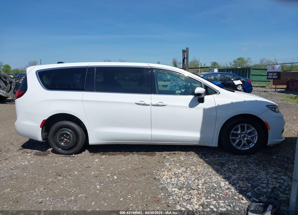2023 CHRYSLER PACIFICA TOURING L VIN: 2C4RC1BG6PR611245
