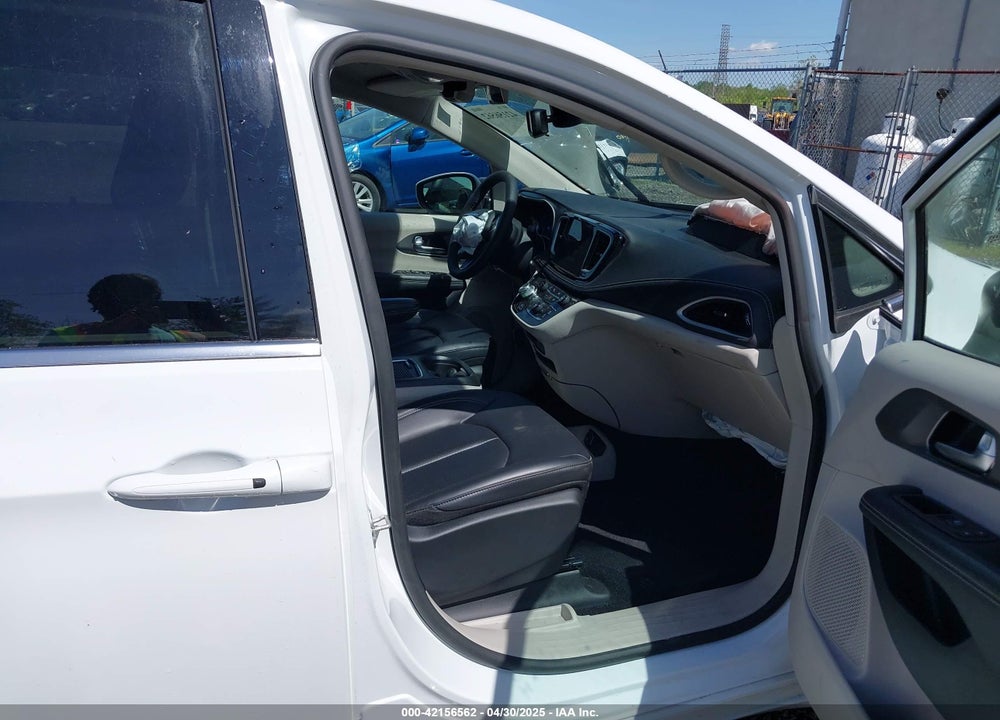 2023 CHRYSLER PACIFICA TOURING L VIN: 2C4RC1BG6PR611245