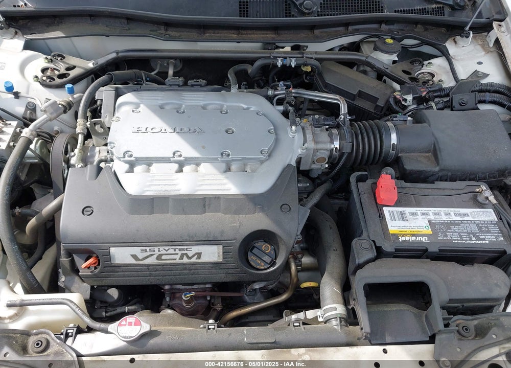 2011 HONDA ACCORD VIN: 1HGCP3F8XBA010136