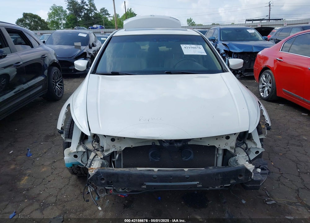 2011 HONDA ACCORD VIN: 1HGCP3F8XBA010136
