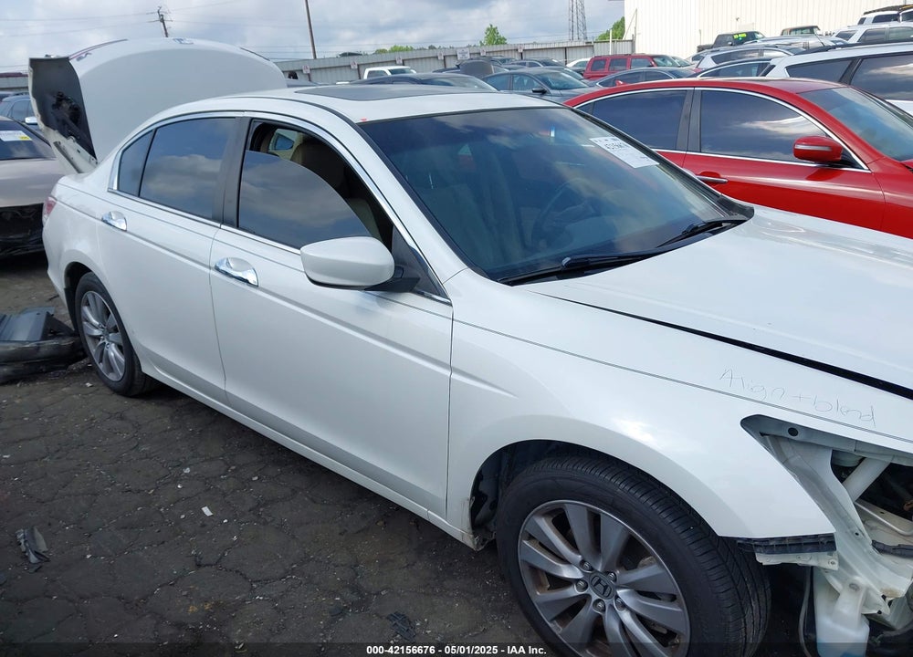 2011 HONDA ACCORD VIN: 1HGCP3F8XBA010136