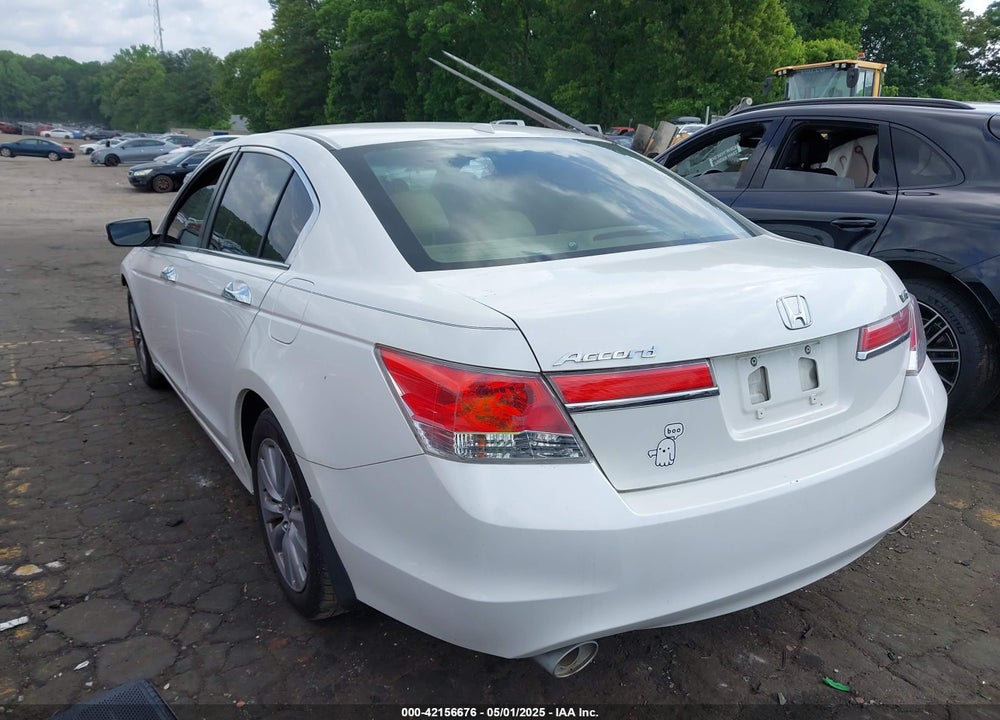 2011 HONDA ACCORD VIN: 1HGCP3F8XBA010136