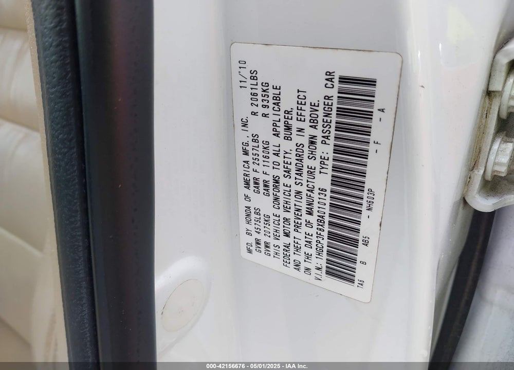 2011 HONDA ACCORD VIN: 1HGCP3F8XBA010136