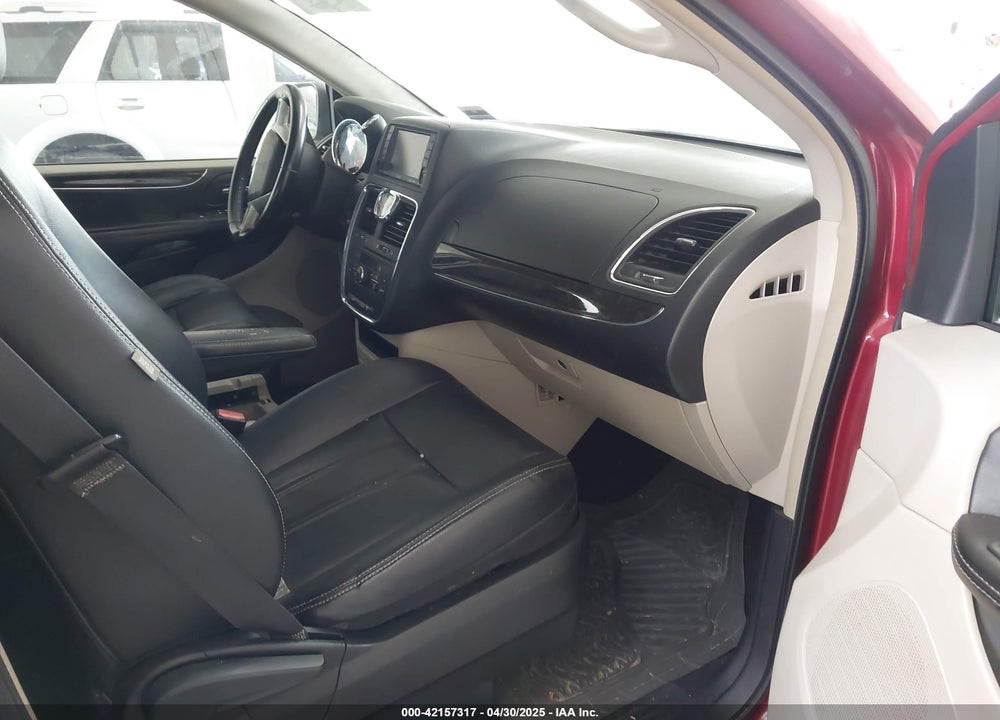 2014 CHRYSLER TOWN & COUNTRY TOURING VIN: 2C4RC1BGXER393811