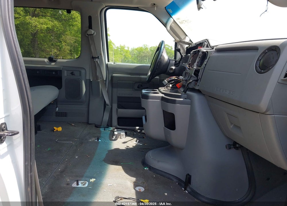2010 FORD E-350 SUPER DUTY VIN: 1FBSS3BL9ADA64208