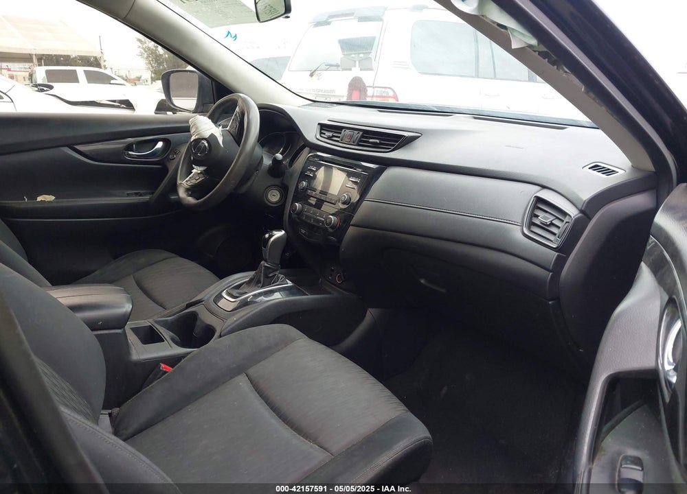 2017 NISSAN ROGUE VIN: JN8AT2MT2HW135702