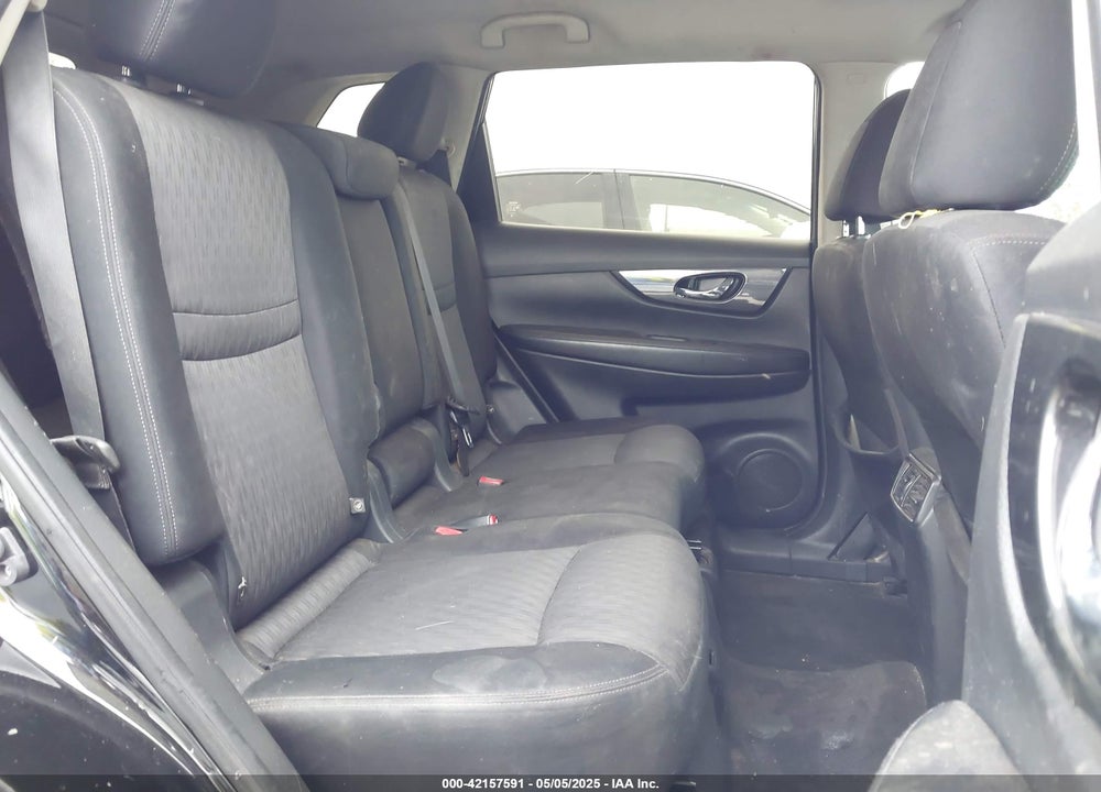 2017 NISSAN ROGUE VIN: JN8AT2MT2HW135702