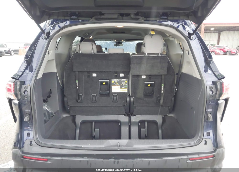 2021 TOYOTA SIENNA LE VIN: 5TDKRKEC8MS066277