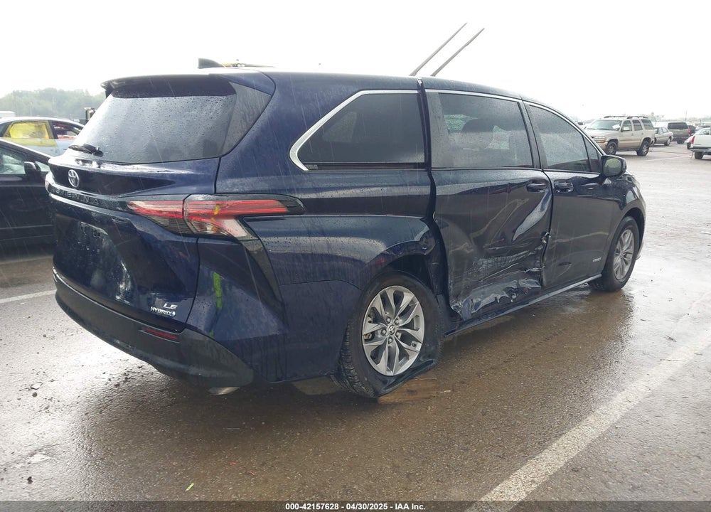 2021 TOYOTA SIENNA LE VIN: 5TDKRKEC8MS066277