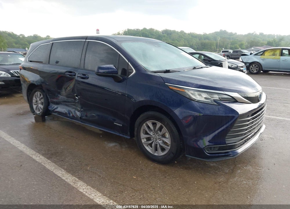2021 TOYOTA SIENNA LE VIN: 5TDKRKEC8MS066277