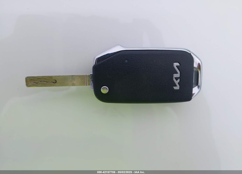 2023 KIA SOUL VIN: KNDJ23AU5P7880163