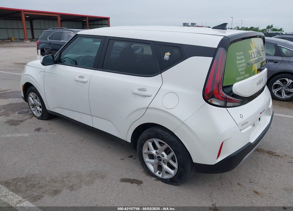 2023 KIA SOUL VIN: KNDJ23AU5P7880163