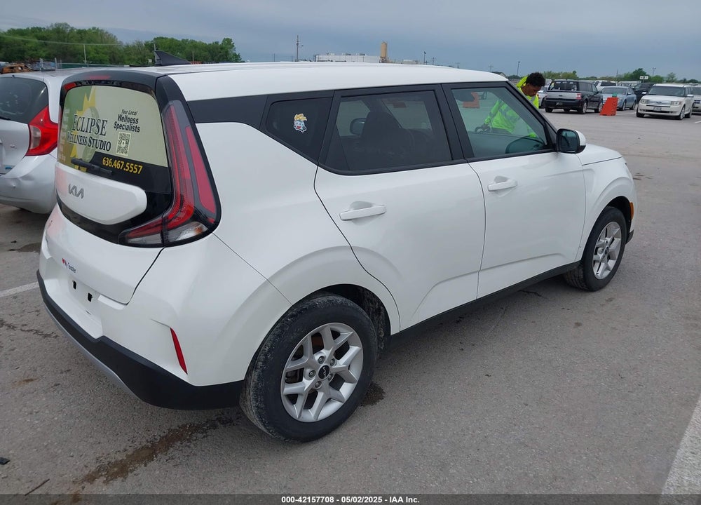 2023 KIA SOUL VIN: KNDJ23AU5P7880163