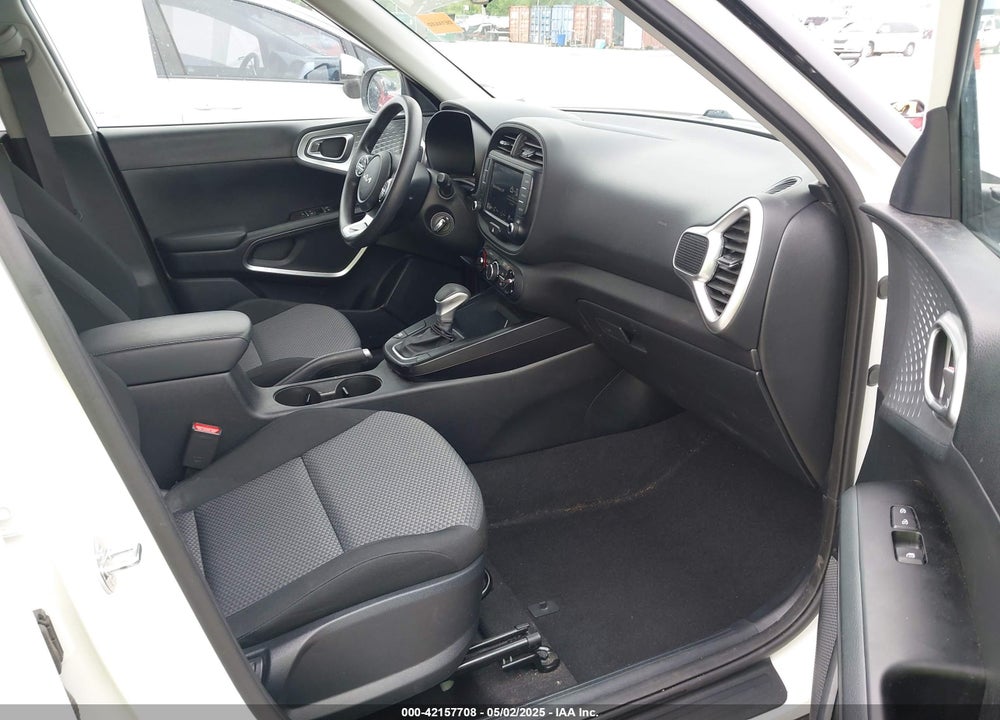 2023 KIA SOUL VIN: KNDJ23AU5P7880163