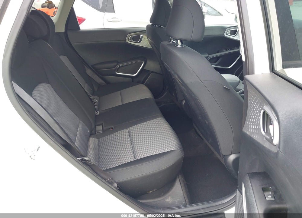 2023 KIA SOUL VIN: KNDJ23AU5P7880163