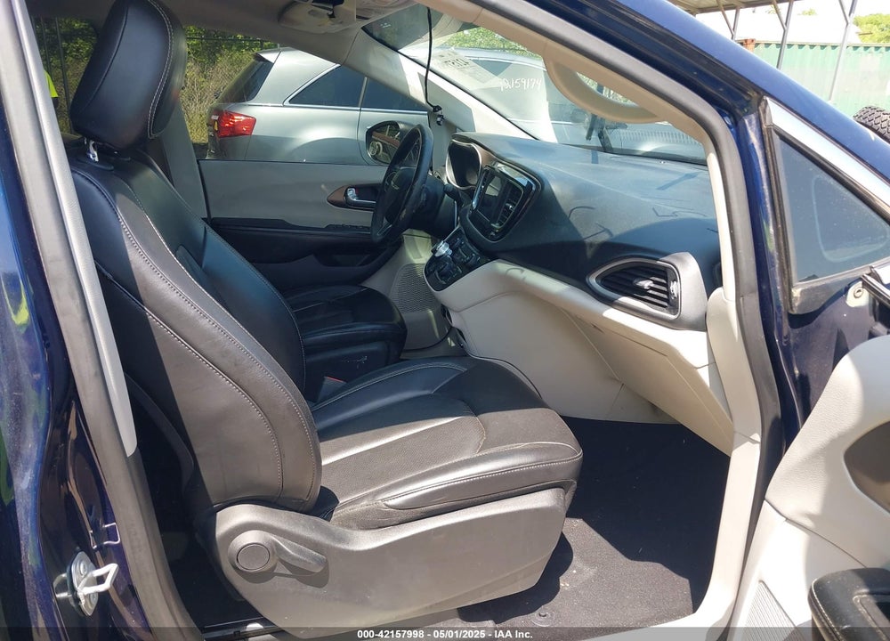 2020 CHRYSLER VOYAGER VIN: 2C4RC1DGXLR198575